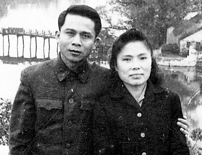 Hai câu chuyện cảm động từ người cha Hoàng Nam Tiến: Bài học từ con khỉ mất mẹ và chiếc bát vỡ - Ảnh 1.