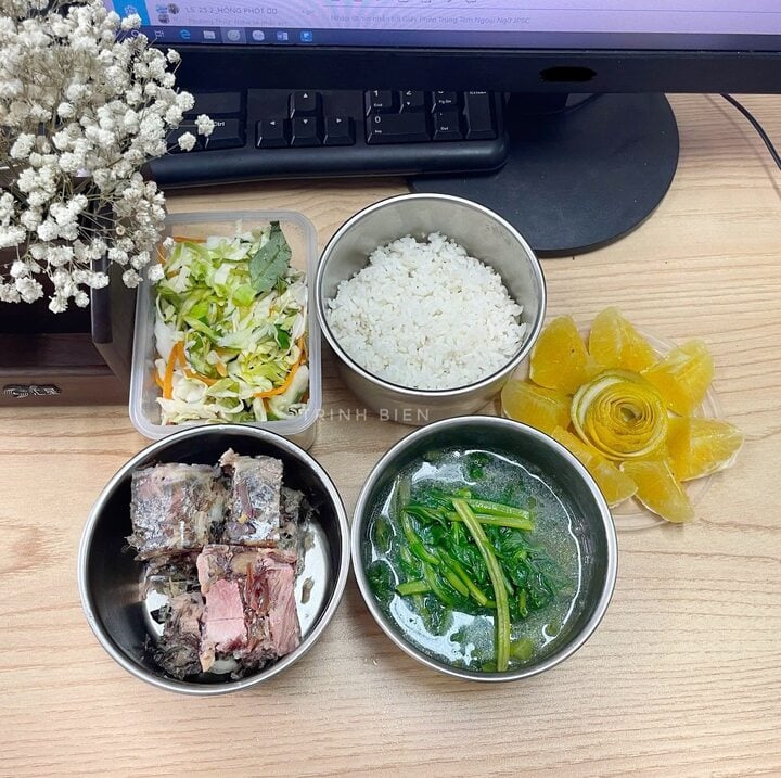 Hộp cơm văn phòng