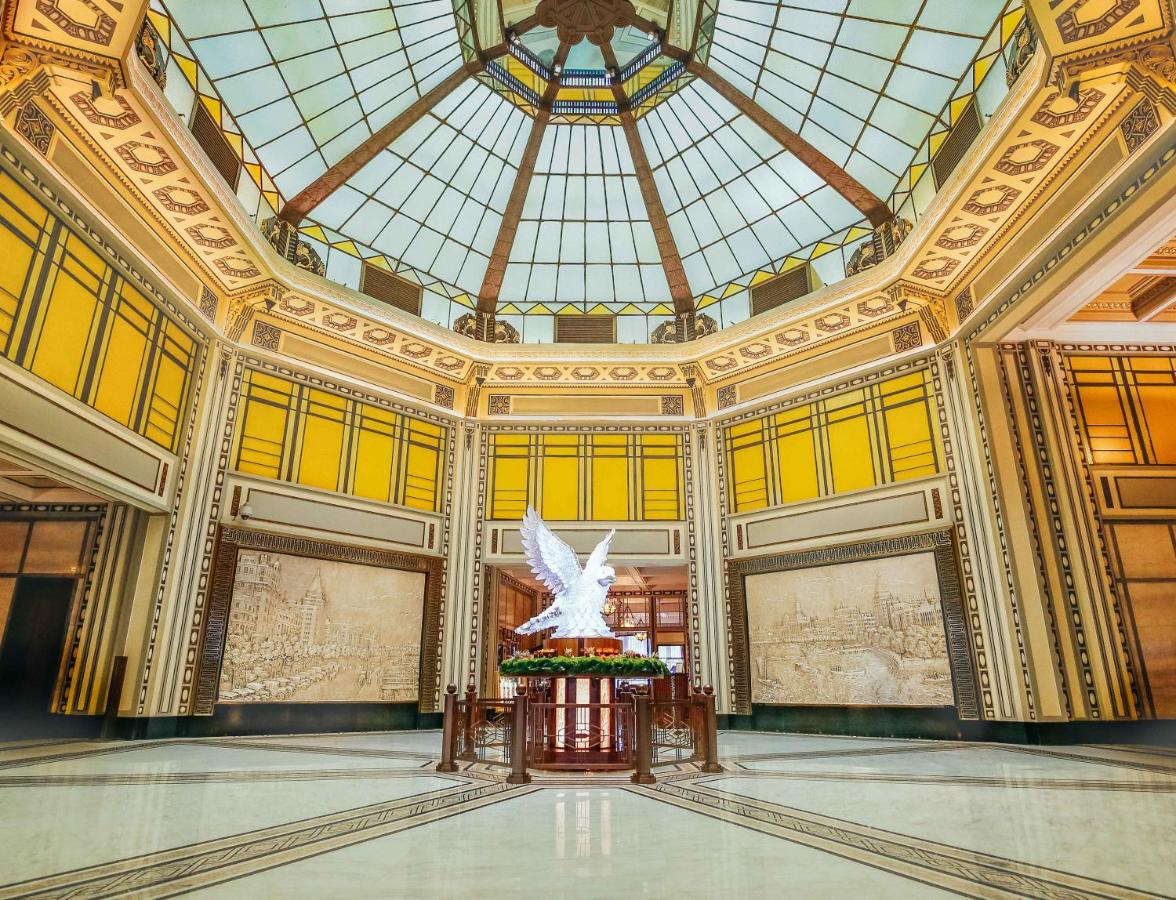 Người đàn ông bí ẩn trong bộ dạng giản dị tại triển lãm ô tô: Ai là chủ nhân của Fairmont Peace Hotel?- Ảnh 7.