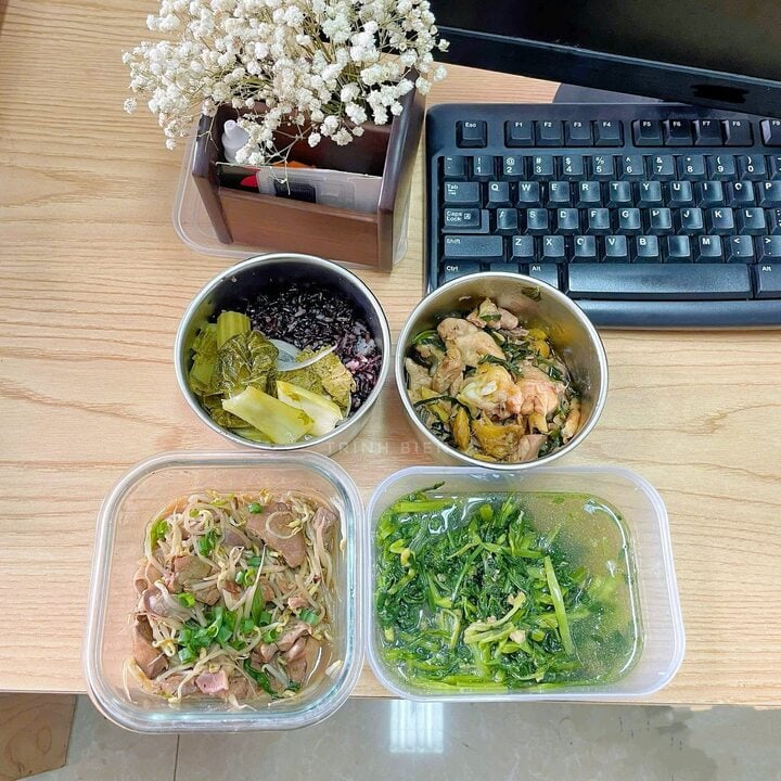 Hộp cơm văn phòng