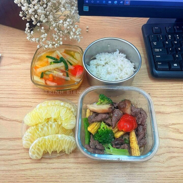 Hộp cơm văn phòng
