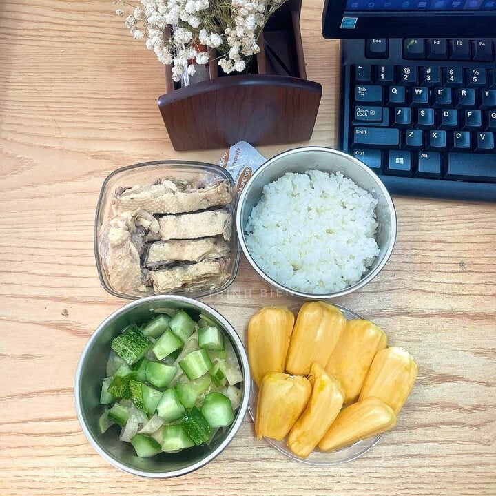 Hộp cơm văn phòng