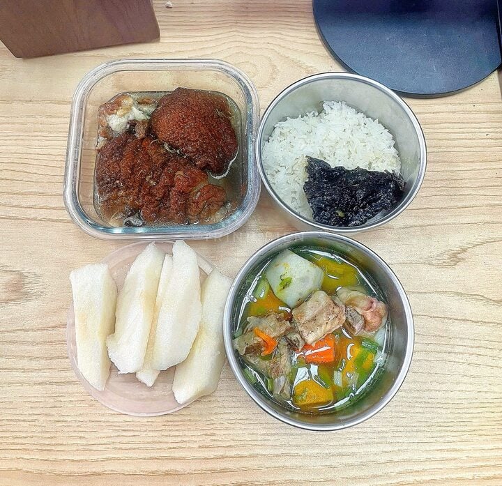 Hộp cơm văn phòng