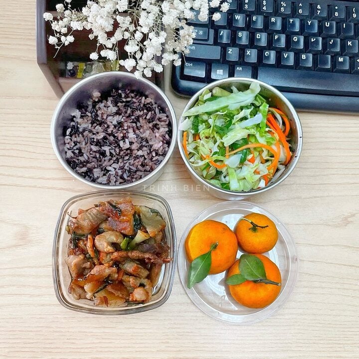 Hộp cơm văn phòng