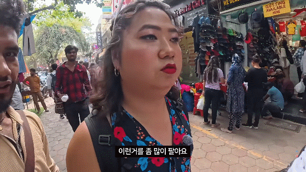 Nam du khách Hàn Quốc hóa trang thành phụ nữ trong chuyến du lịch Ấn Độ, thu hút 1 triệu lượt xem - Ảnh 4.