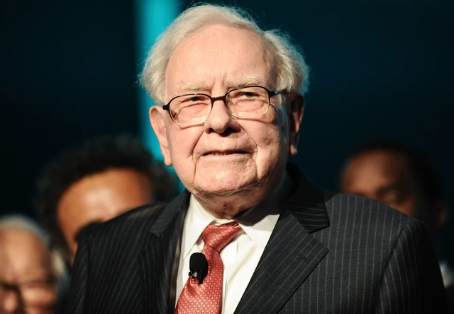 Warren Buffett chia sẻ: Đừng quá chú trọng vào LƯƠNG khi mới bắt đầu sự nghiệp, hãy tập trung vào YẾU TỐ quyết định thành công! - Ảnh 1.