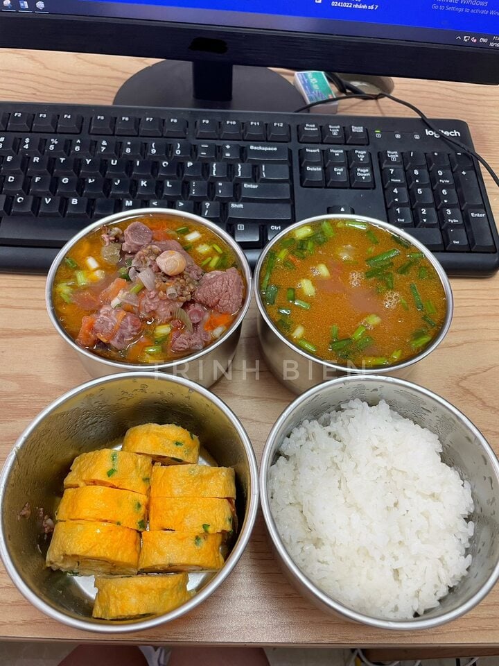 Hộp cơm văn phòng