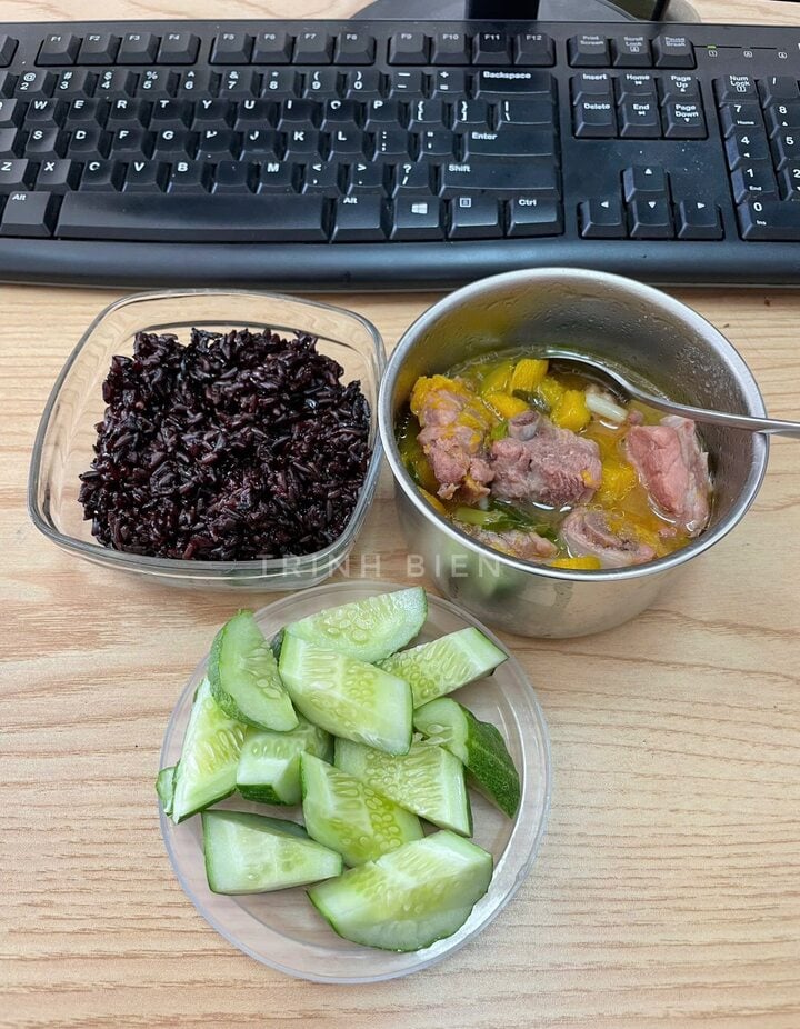 Hộp cơm văn phòng