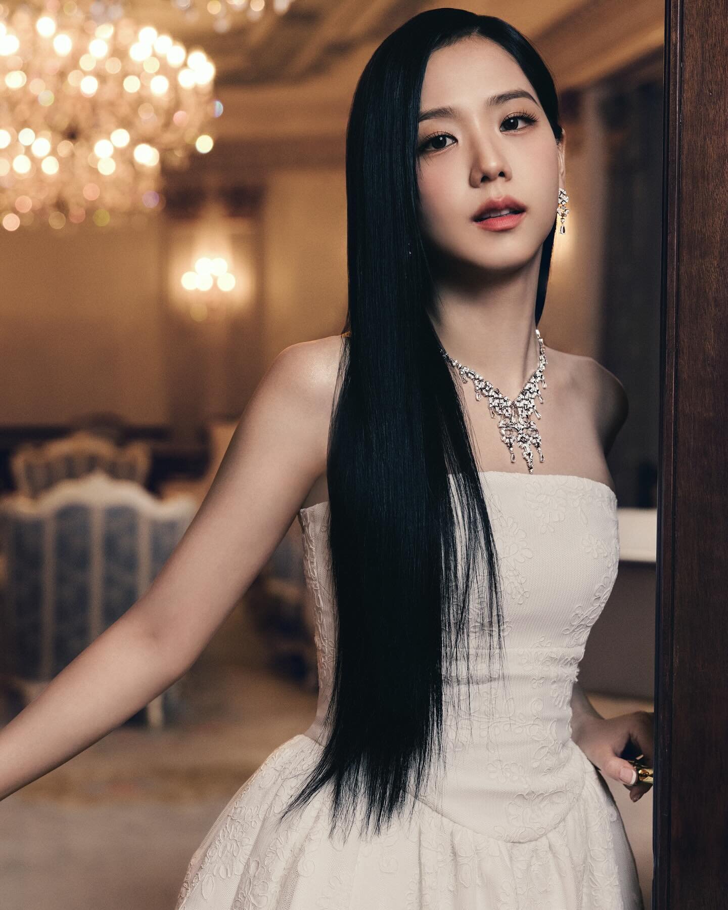 Jisoo - Người Đứng Ngoài Cuộc Chơi Quốc Tế Của BLACKPINK - Ảnh 18.