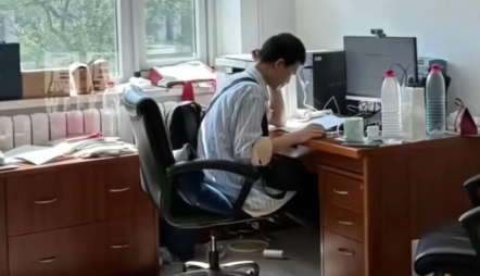 3 Đồ Vật Không Thể Thiếu Của Thiên Tài Toán Học: Những Điều Đơn Giản Nhưng Đầy Ý Nghĩa - Ảnh 3.