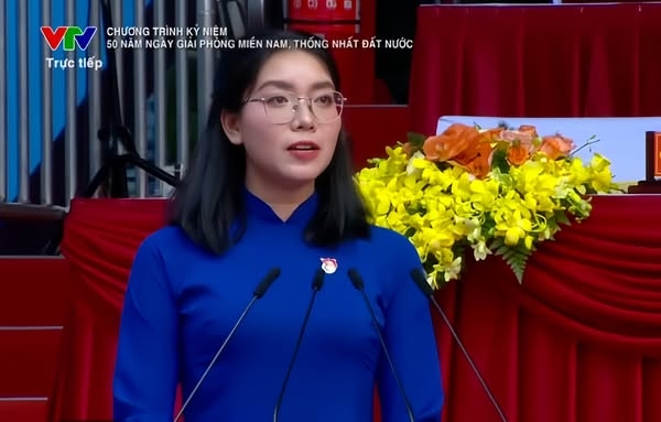 Cô gái trẻ gây ấn tượng trong sự kiện kỷ niệm 30/4: Lần đầu chia sẻ cảm xúc - Ảnh 1.