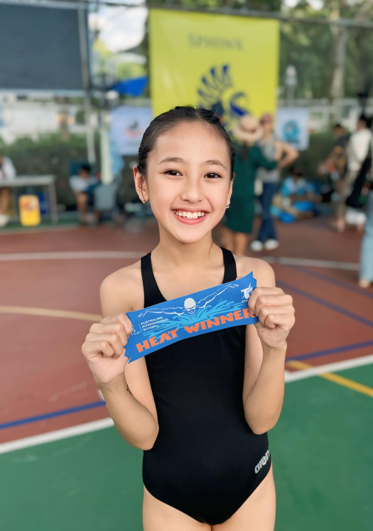 Cô con gái của Hoa hậu Hà Kiều Anh: Vẻ đẹp thanh khiết và phong thái của một tiểu thư hiện đại - Ảnh 3.