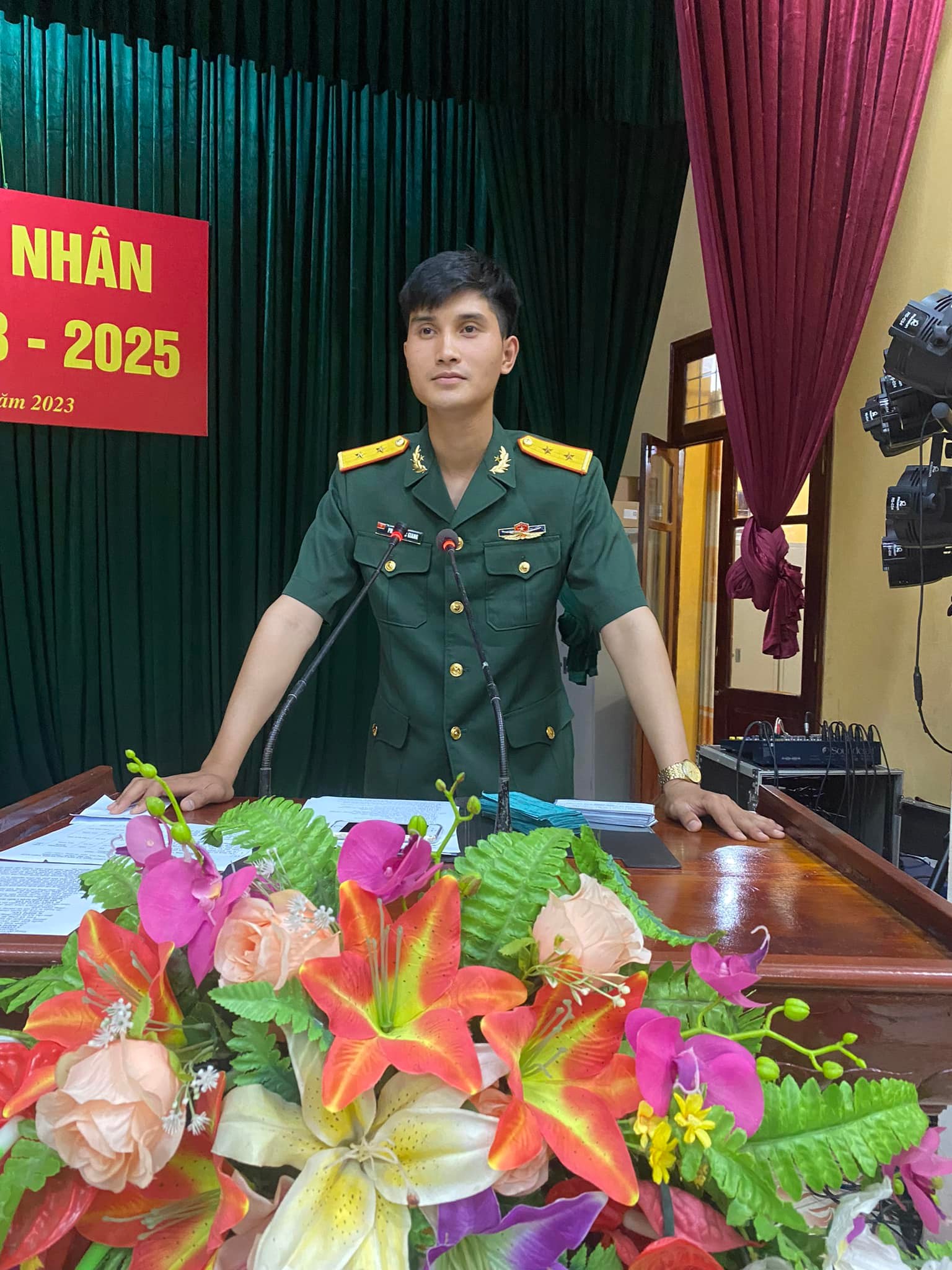 Chàng trai Việt Nam gây sốt khi bắt tay Tổng thống Nga: Cuộc sống phía sau khoảnh khắc đáng nhớ - Ảnh 4.
