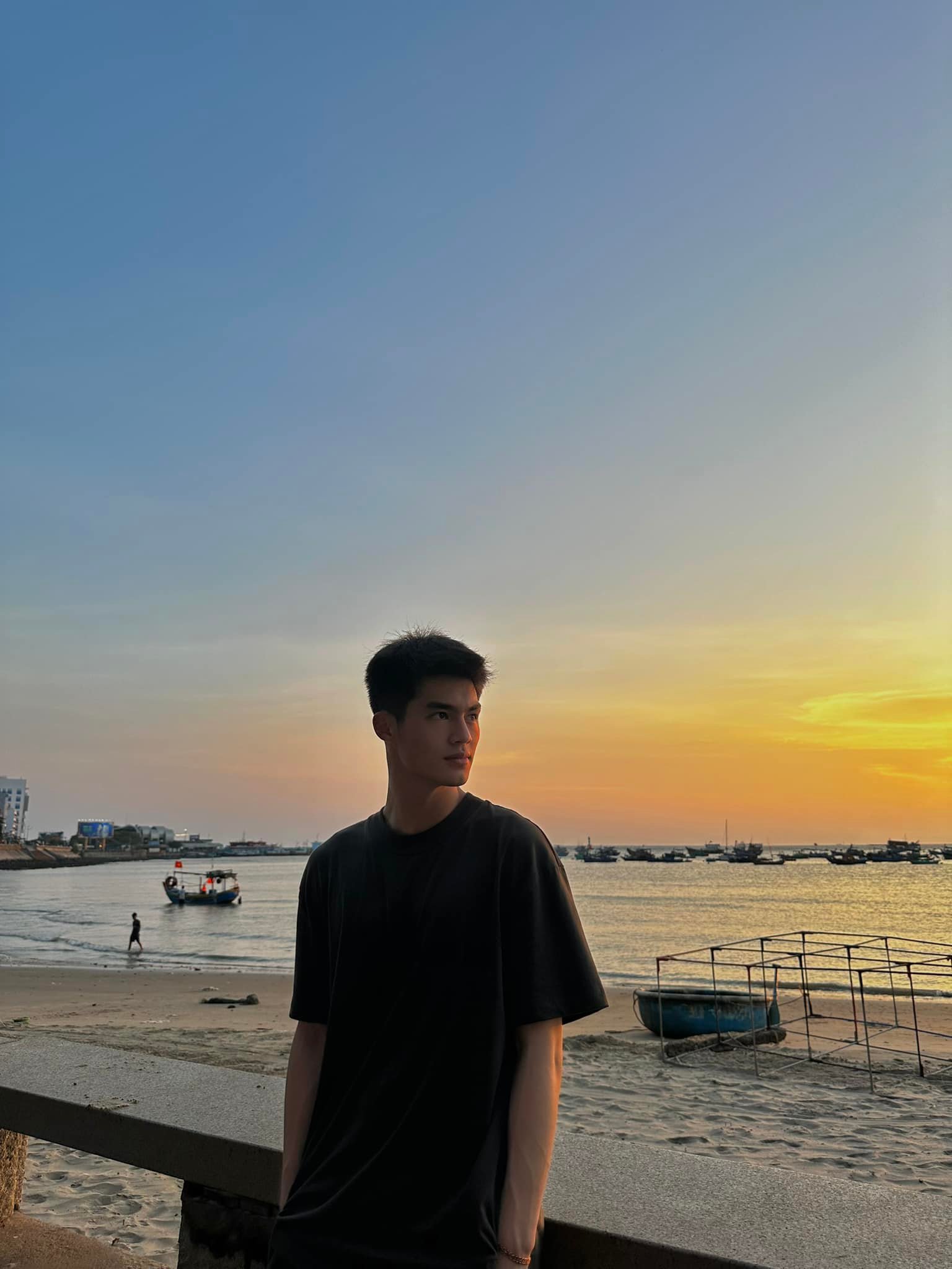 Thủ môn U23 Việt Nam gây sốt với loạt ảnh đời thường ấn tượng - Ảnh 8.