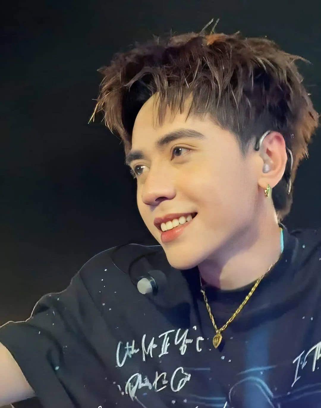 Em trai Quang Hùng MasterD gây chú ý tại mùa 2 của chương trình Anh Trai Say Hi - Ảnh 2.