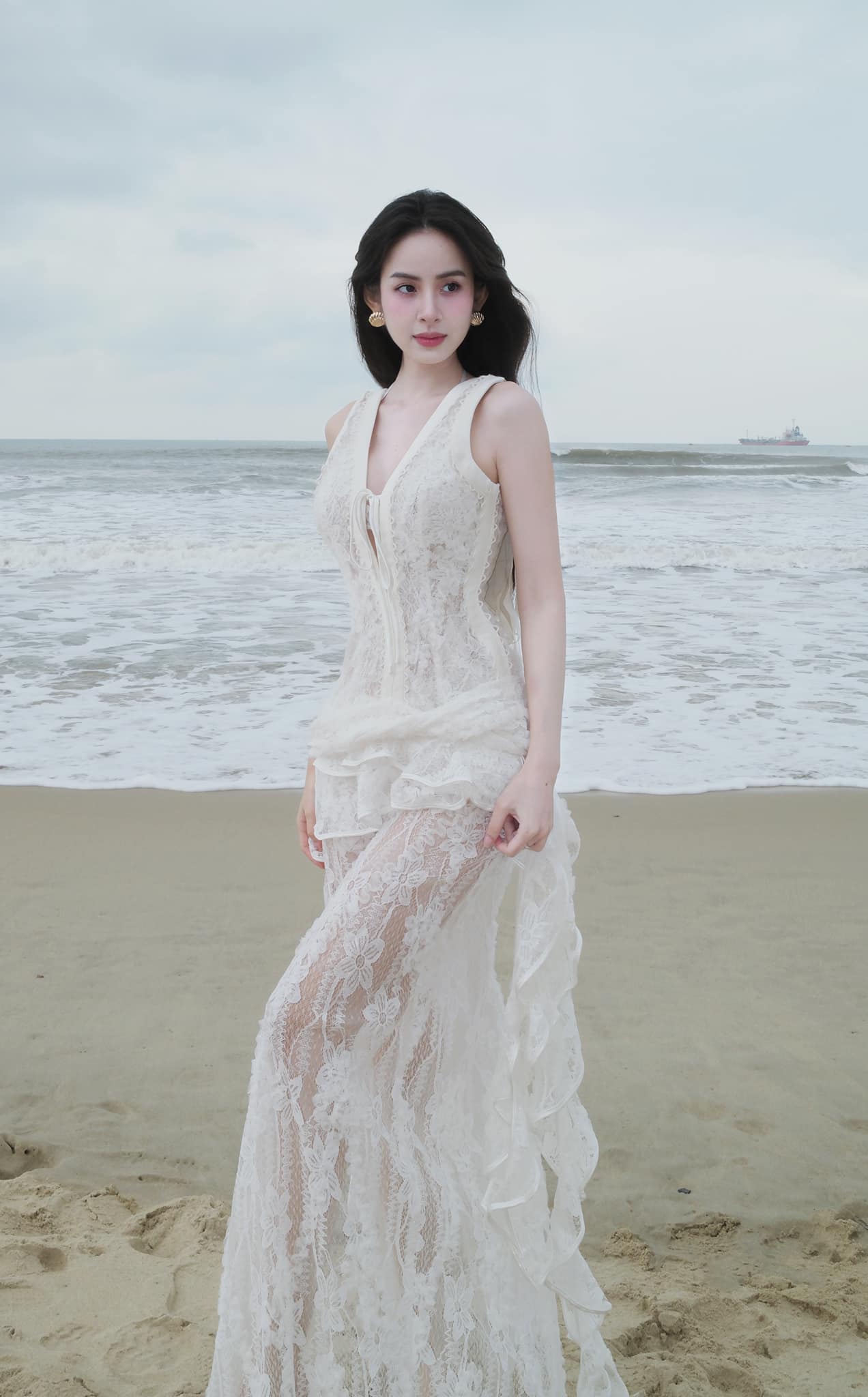 Hương Liên trong đám hỏi