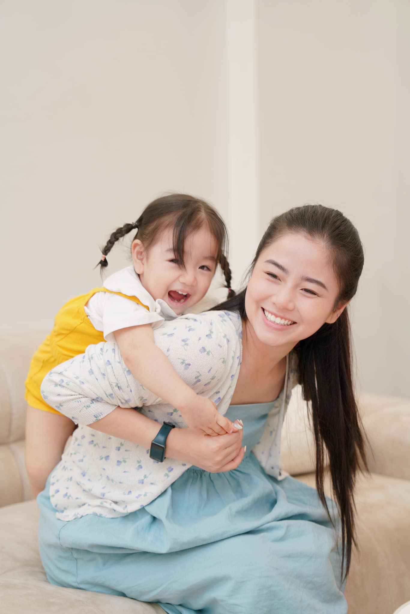 Bé Bún - cô công chúa nhỏ xinh đẹp và nghịch ngợm - Ảnh 2.