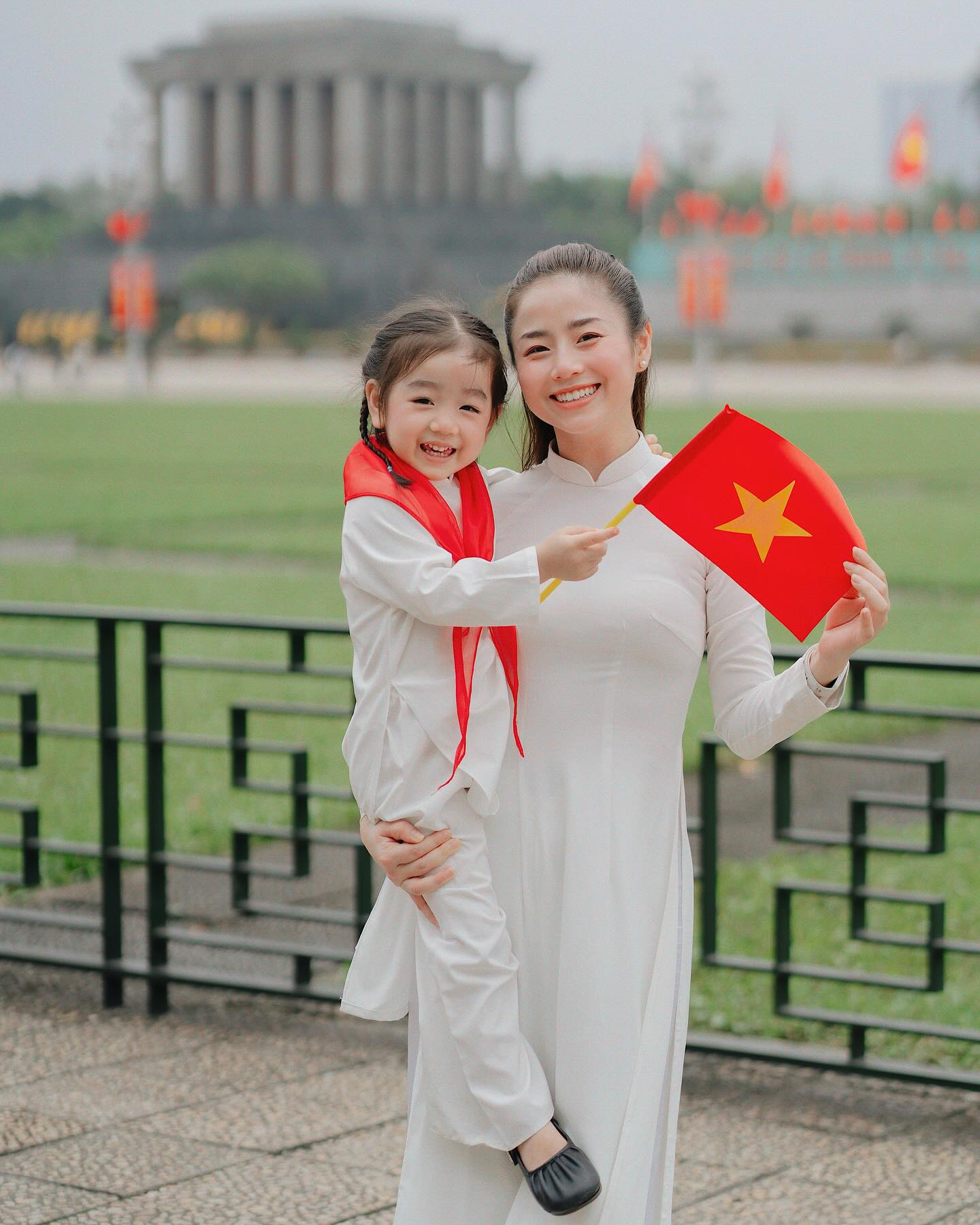30/4 - Hà Nội, một ngày bình yên và đầy tự hào- Ảnh 5.