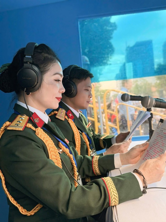 Nữ Thượng tá Đảm Nhận Nhiệm Vụ Thuyết Minh Diễu Binh: Hành Trình Đầy Thử Thách - Ảnh 2.