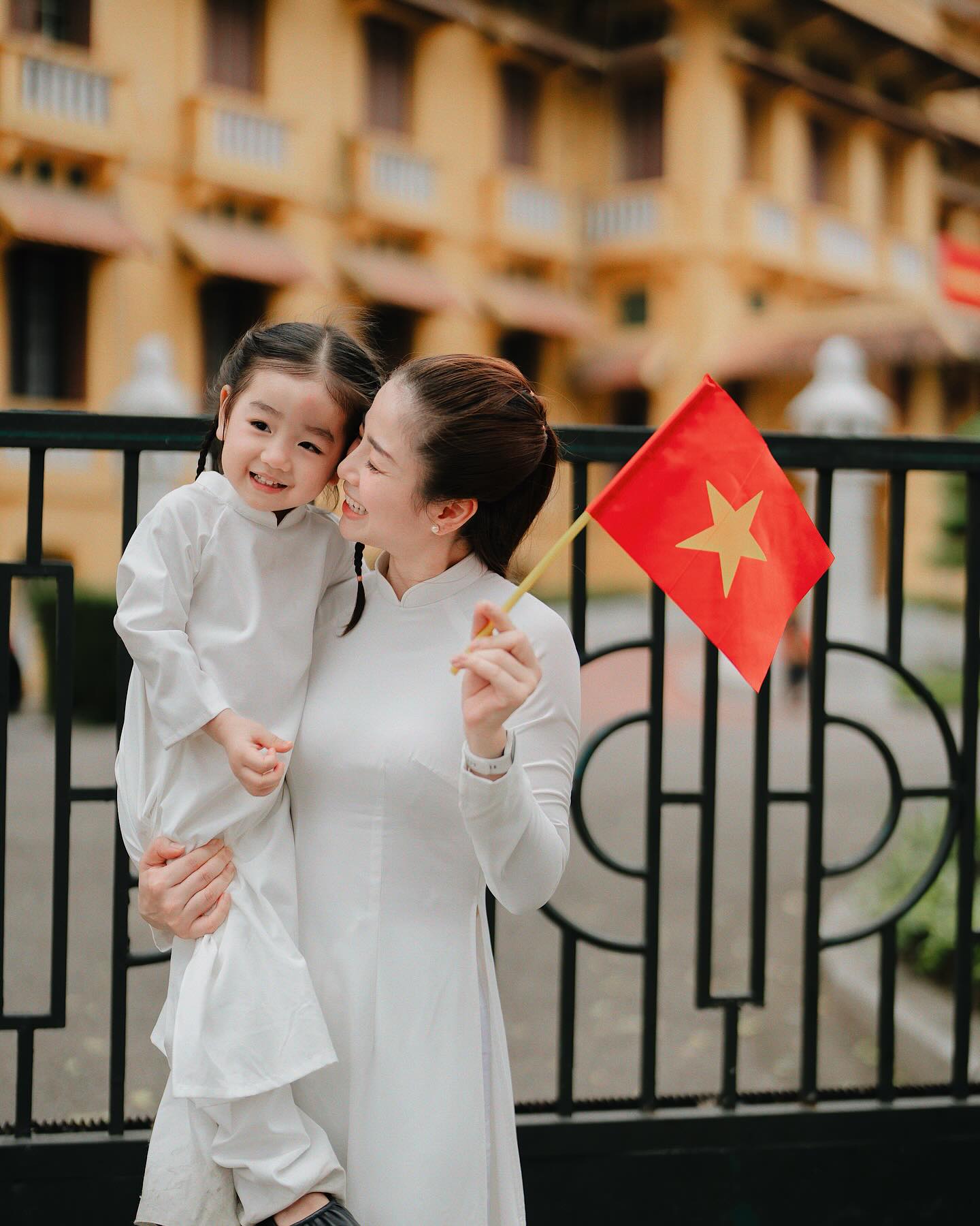 30/4 - Hà Nội, một ngày bình yên và đầy tự hào- Ảnh 6.