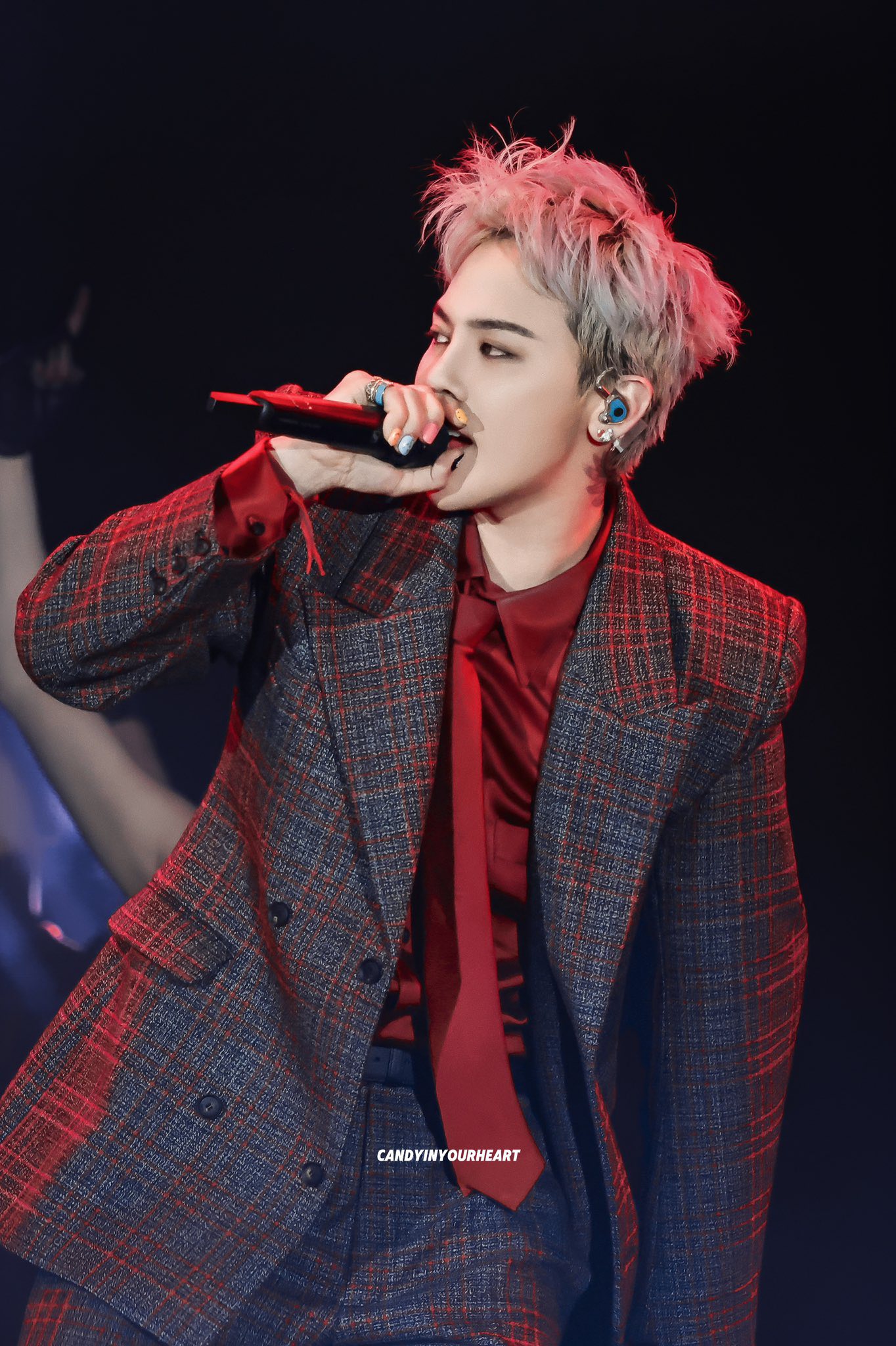 VIP và FAM càng thêm hào hứng, chuẩn bị sẵn hầu bao để “săn vé” gặp gỡ G-Dragon