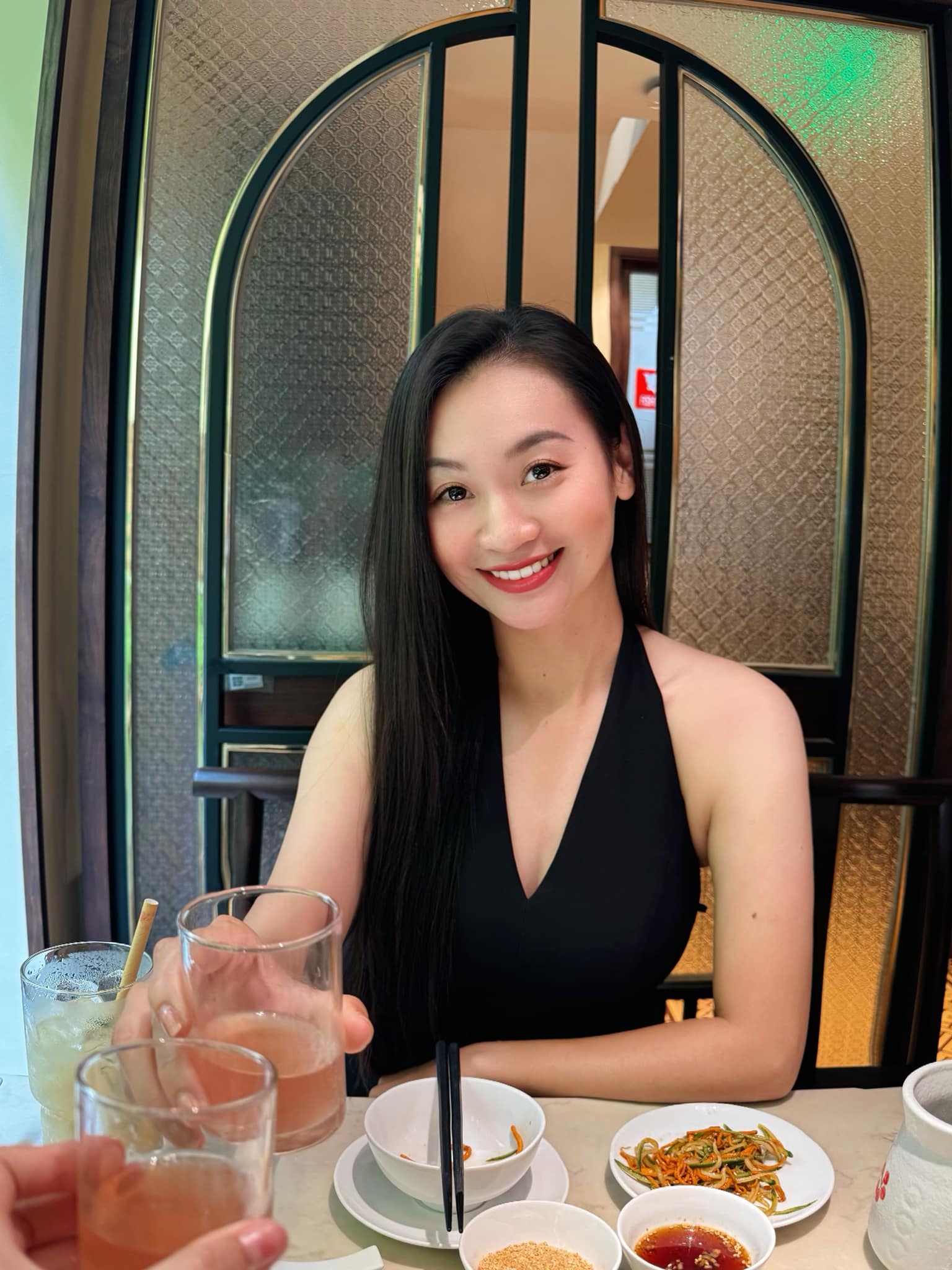 Nữ Đại úy xuất sắc đánh bại nhóm “quái xế” tại Hồ Gươm: Tài năng võ thuật và hình ảnh đời thường gây ấn tượng - Ảnh 13.