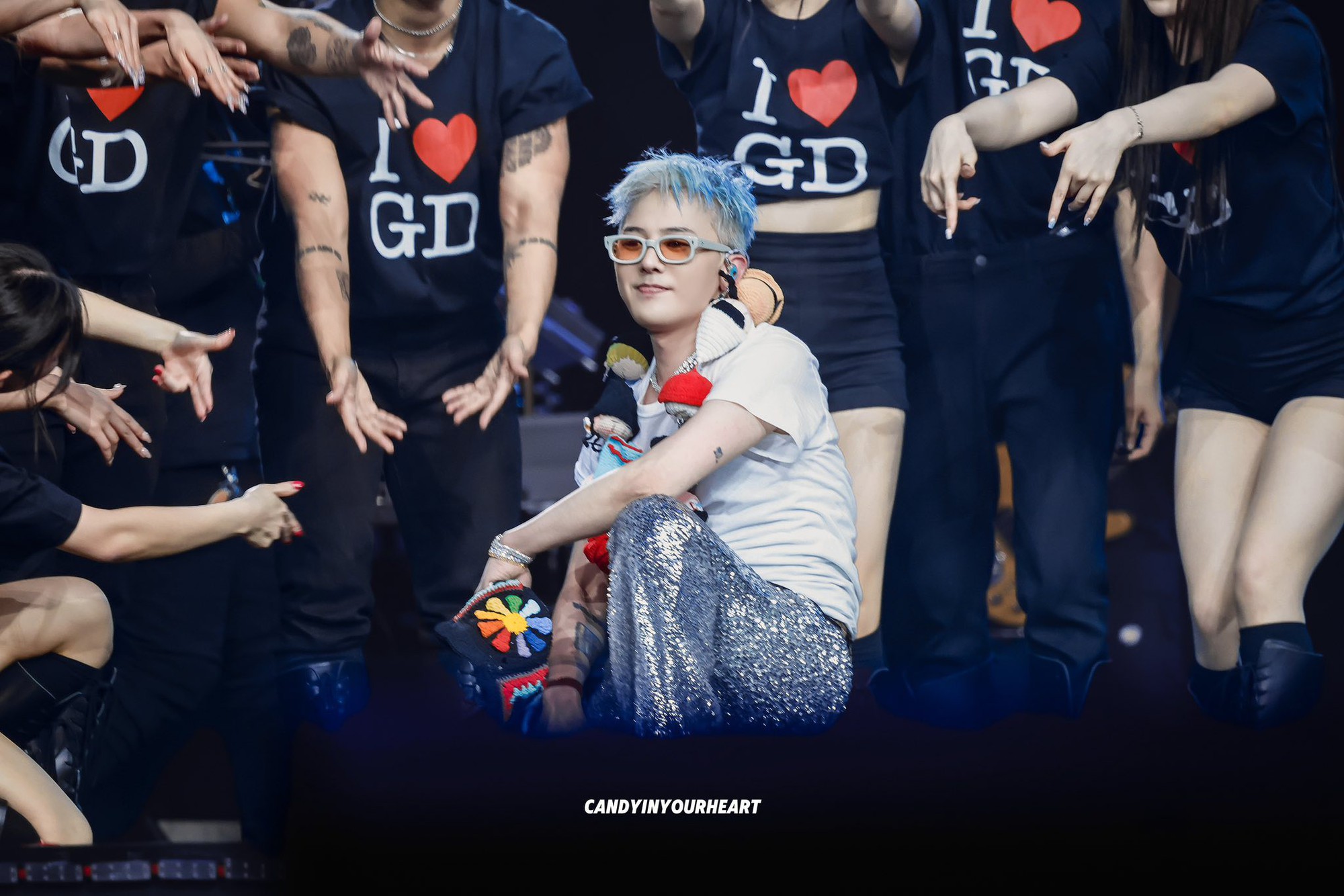Bán vé sớm mega concert có G-Dragon: Website mở 30 giây đã sập, phải tổ chức 2 đêm mới đáp ứng đủ hàng chục nghìn người xếp hàng!- Ảnh 4.