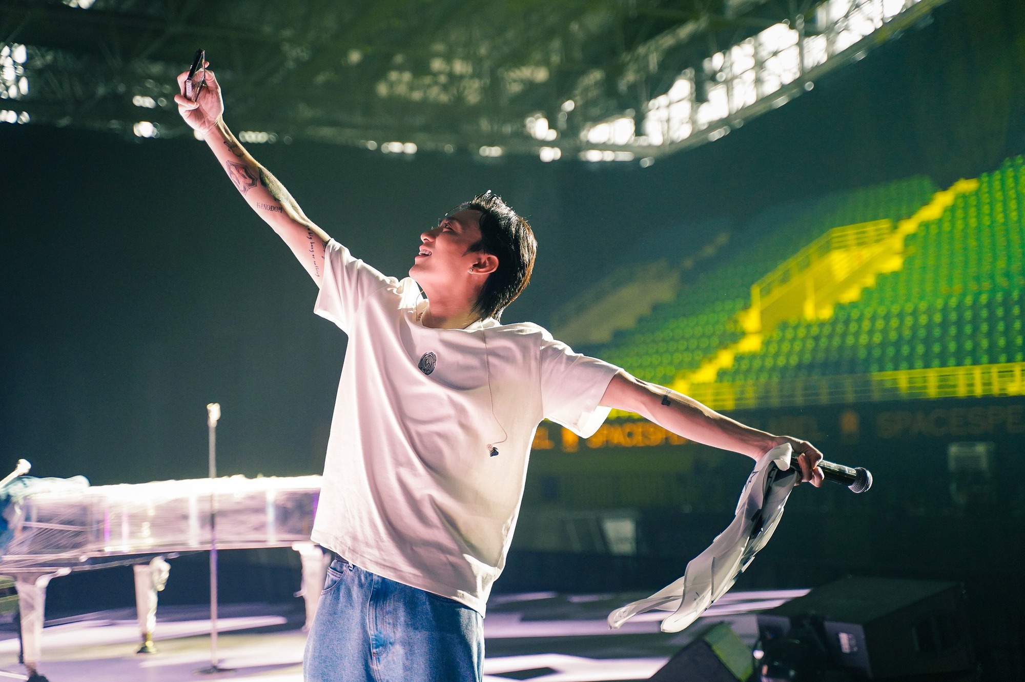 SOOBIN thể hiện tài năng đa dạng trong concert đầu tay.