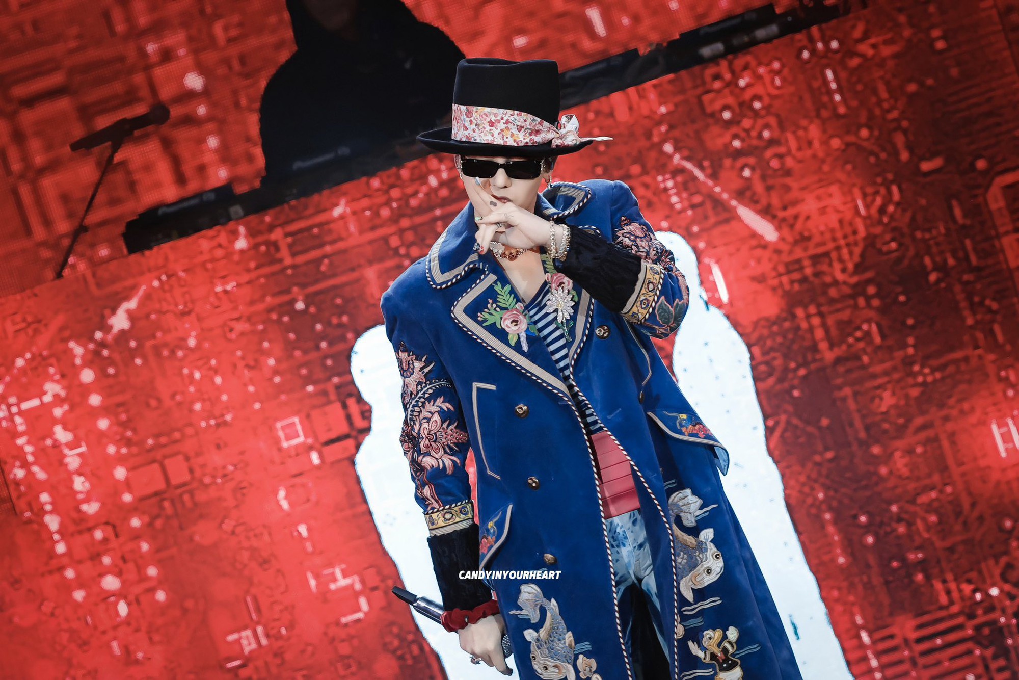Khoảnh khắc G-Dragon tại lễ hội âm nhạc - Ảnh 4.