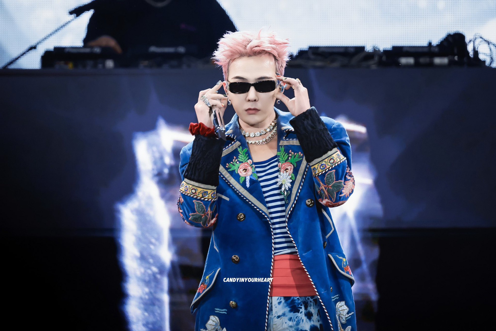 Khoảnh khắc G-Dragon tại lễ hội âm nhạc - Ảnh 3.