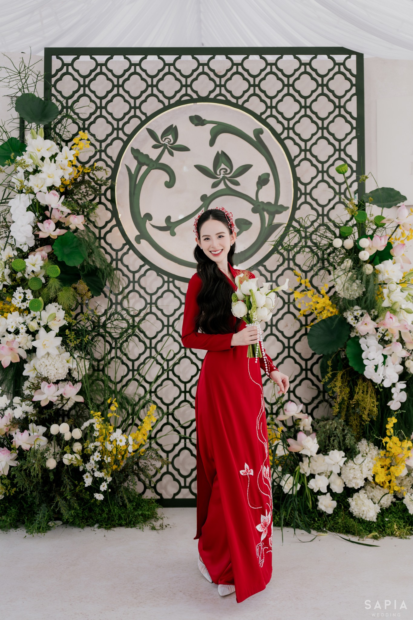 Đám hỏi của Hương Liên và chàng trai điển trai: Mọi chi tiết đều tôn vinh cô dâu - Ảnh 5.