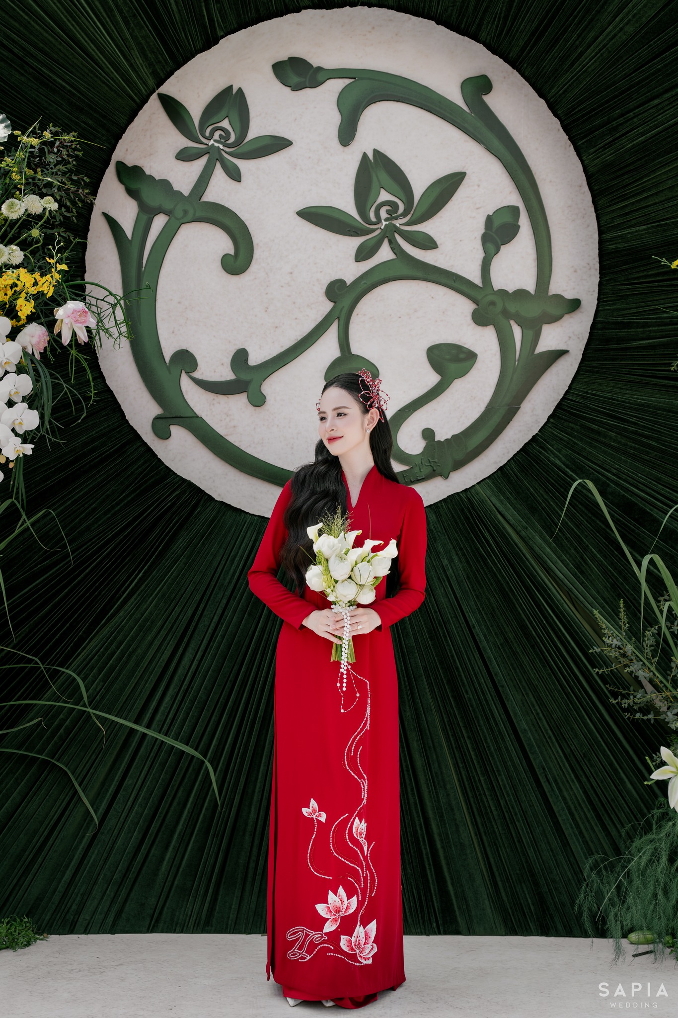 Đám hỏi của Hương Liên và chàng trai điển trai: Mọi chi tiết đều tôn vinh cô dâu - Ảnh 4.