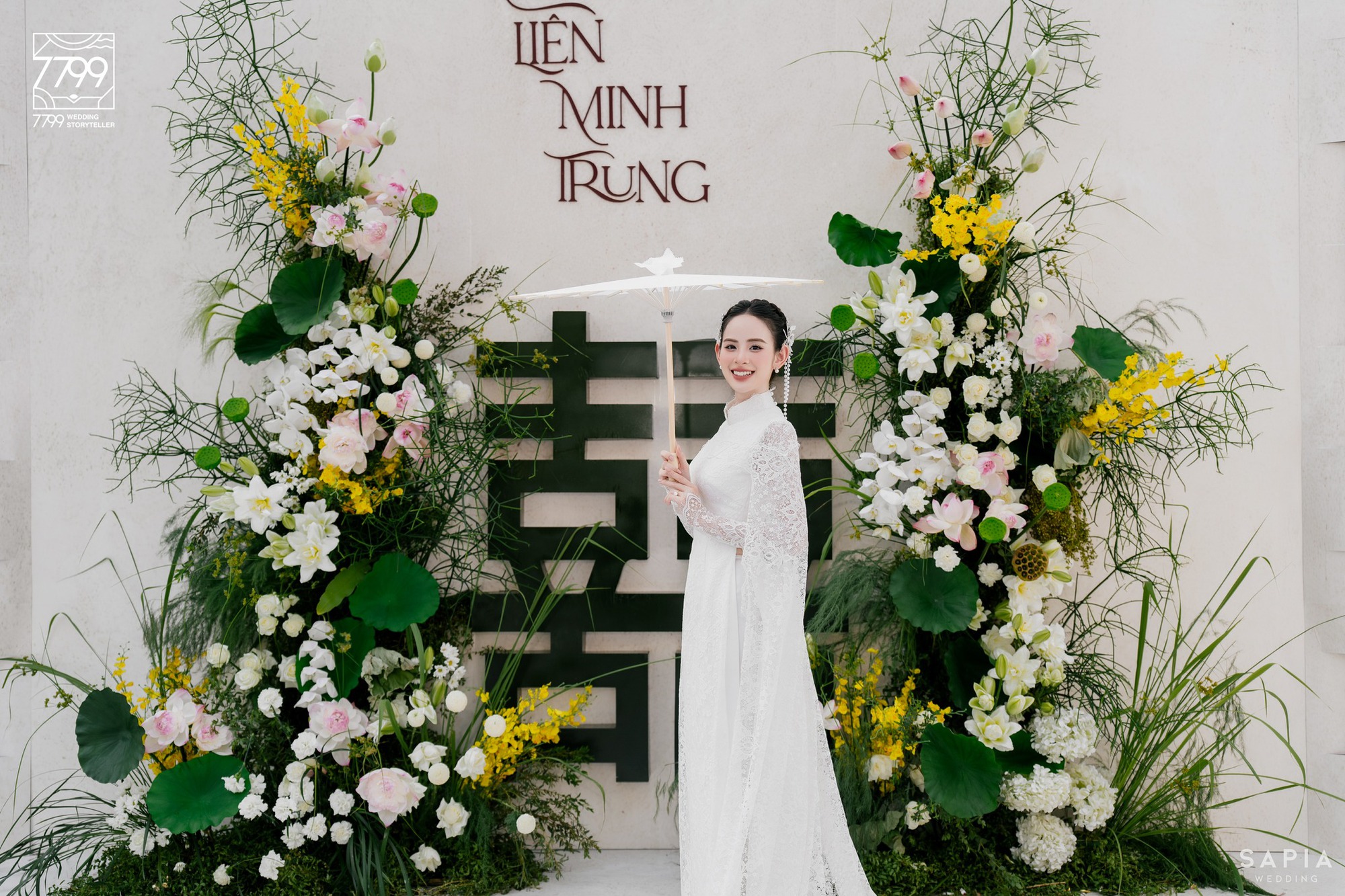 Đám hỏi của Hương Liên và chàng trai điển trai: Mọi chi tiết đều tôn vinh cô dâu - Ảnh 2.