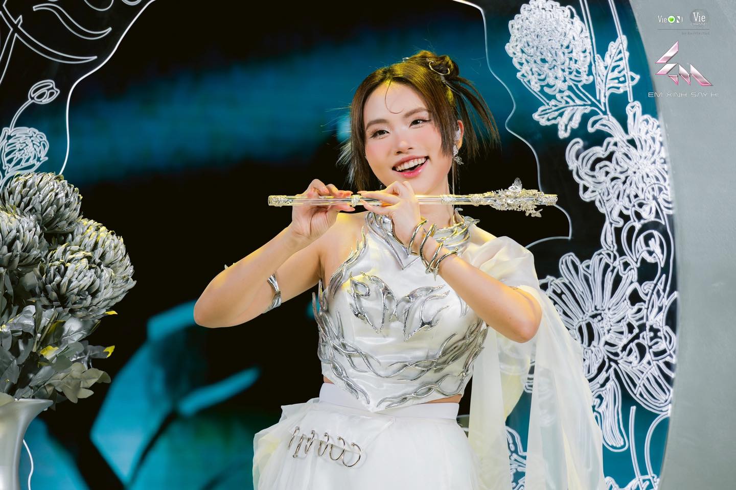 Cuộc Chiến Cát-Xê Giữa Phương Mỹ Chi và Hồ Văn Cường- Ảnh 1.