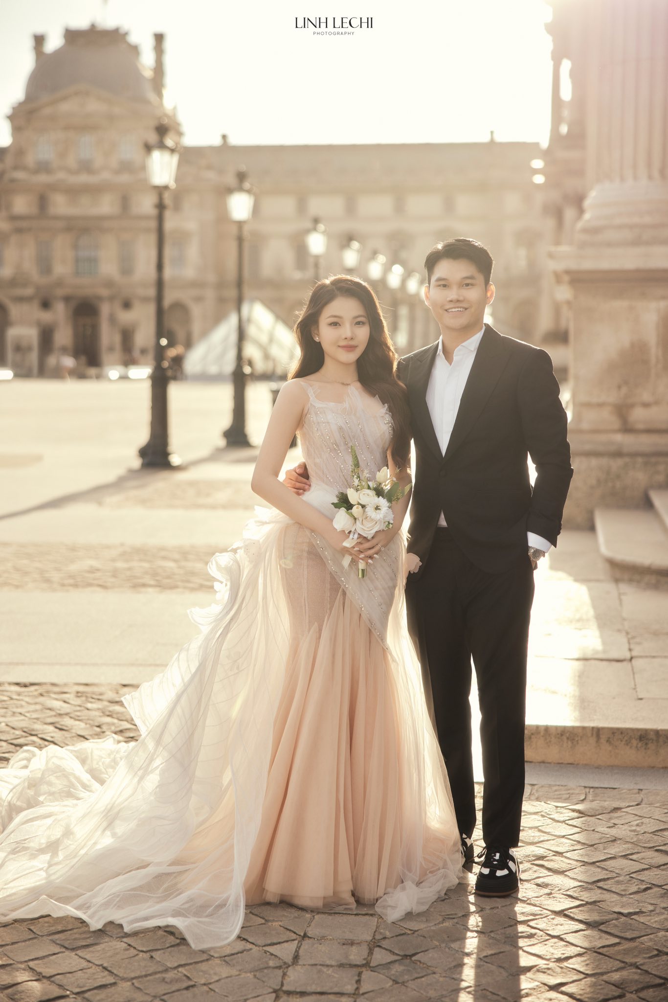Cô Dâu Sài Gòn Xinh Đẹp Gây Chấn Động Với Vương Miện Vàng 10 Cây - Ảnh 2.