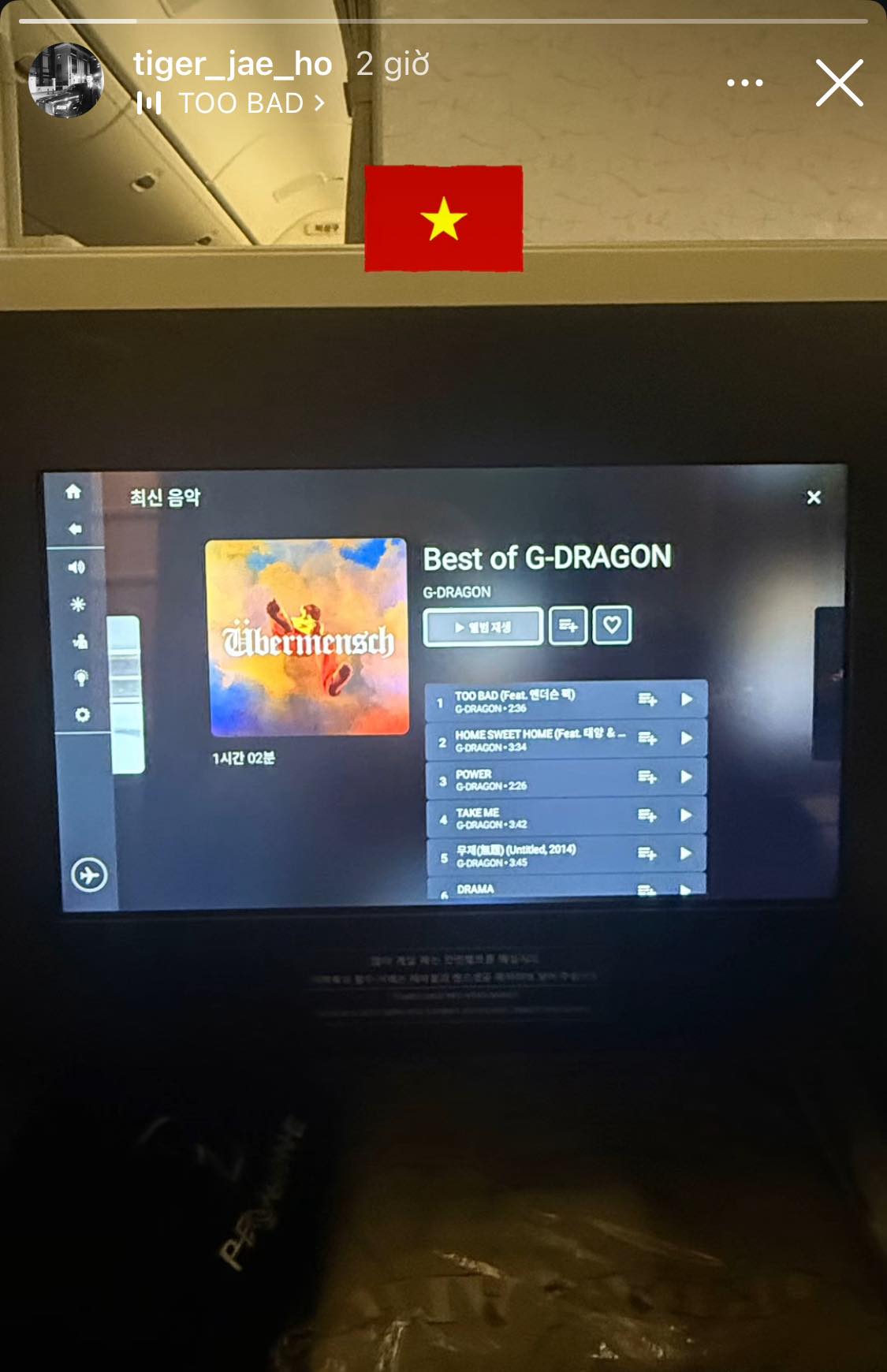 G-Dragon tại sân bay Nội Bài
