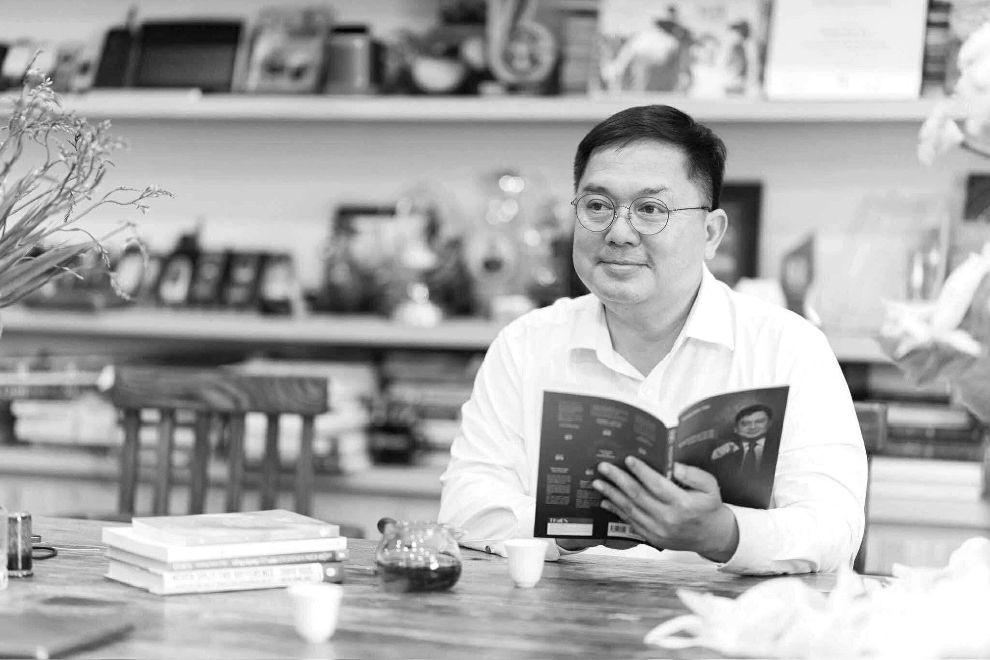 Những lời nghẹn ngào của con gái doanh nhân Hoàng Nam Tiến: “Ba ơi, con đã về thăm ba… Tại sao ba không đợi con?” - Ảnh 1.