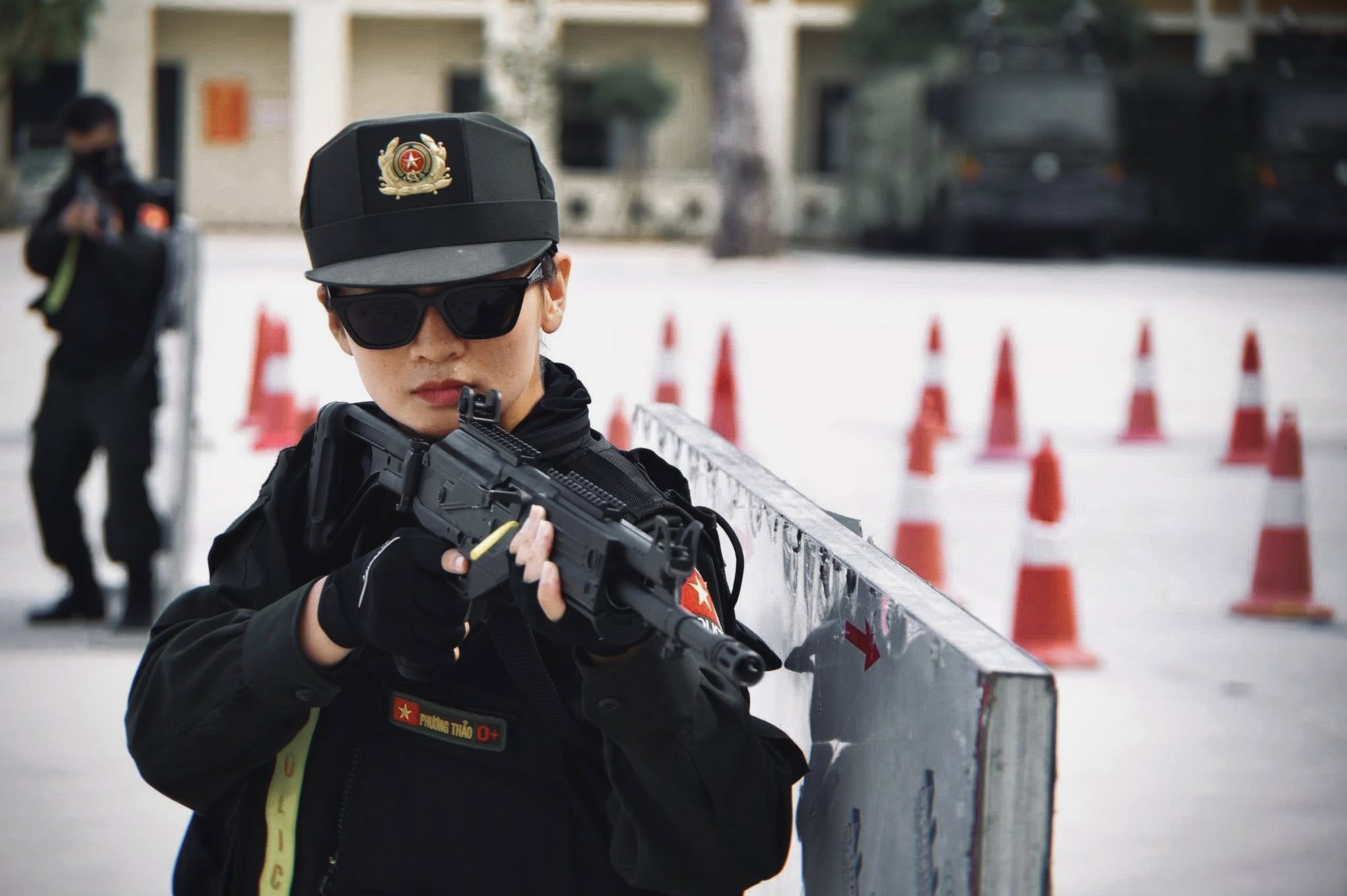 Nữ Đại úy xuất sắc đánh bại nhóm “quái xế” tại Hồ Gươm: Tài năng võ thuật và hình ảnh đời thường gây ấn tượng - Ảnh 5.