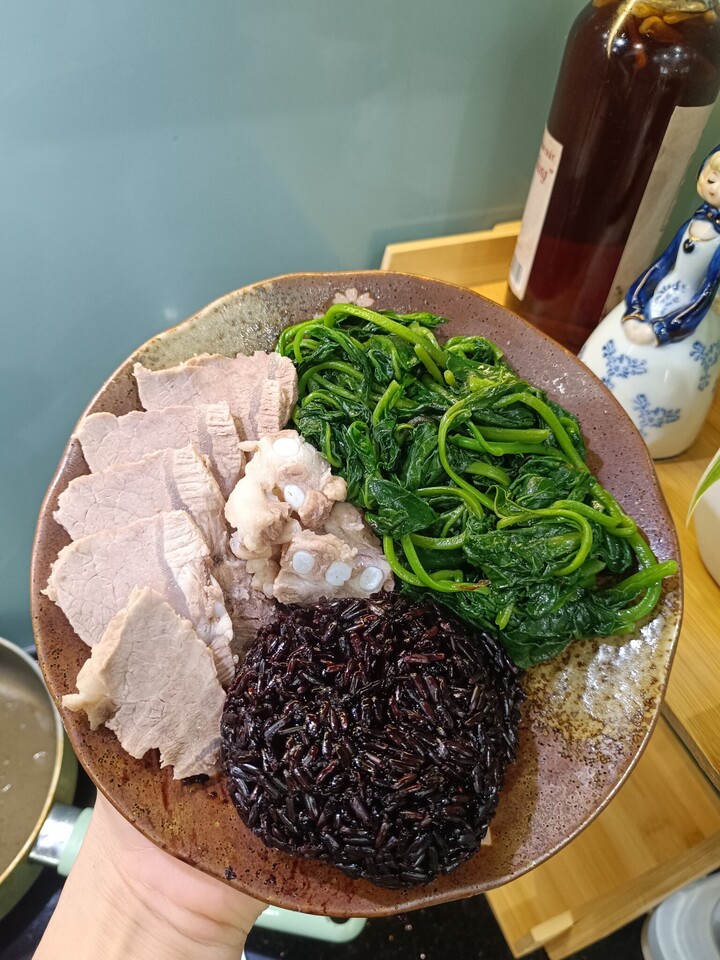 Món ăn sáng đa dạng và hấp dẫn.