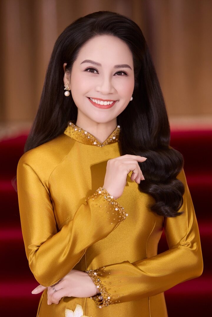 Cuộc sống hạnh phúc của MC xinh đẹp sau khi rời VTV3 sau 20 năm gắn bó - Ảnh 1.