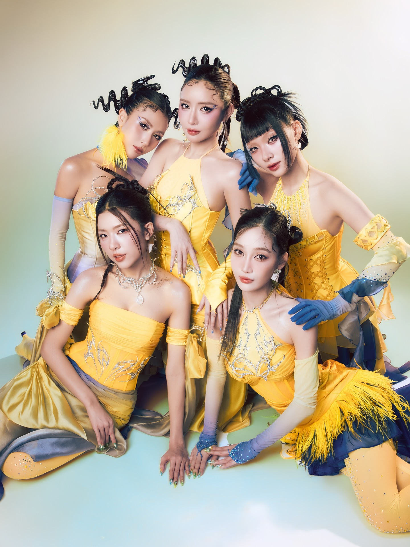 Concert Em Xinh: Liệu có thể vượt qua cái bóng của Anh Trai? - Ảnh 5.