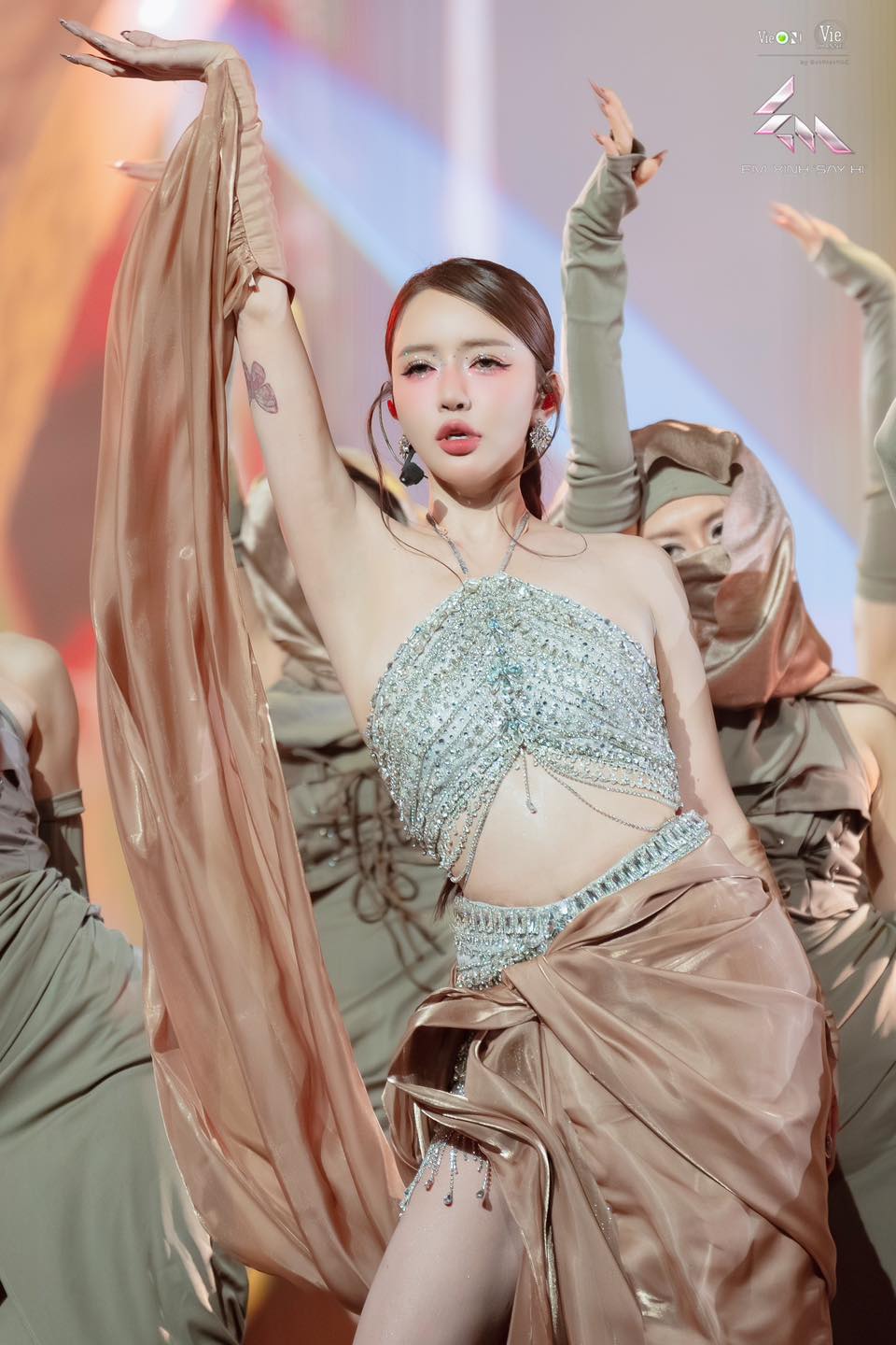 Bích Phương tại Chung kết Em Xinh