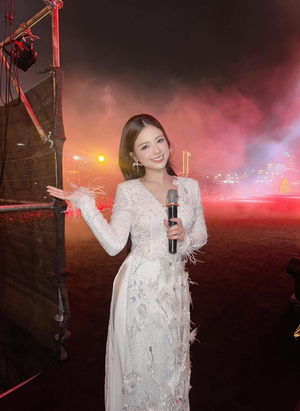 Khoảnh khắc Chào cờ của Dương Hoàng Yến khiến hàng triệu người thổn thức: Nhan sắc 10 điểm không có nhưng!- Ảnh 7.