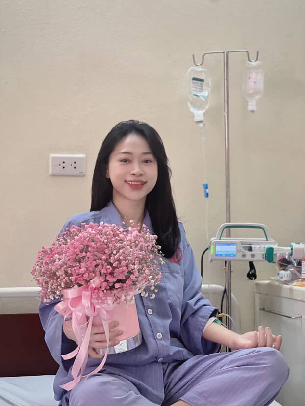 Mẹ hiến thận cho con gái 27 tuổi mắc suy thận giai đoạn cuối: Hành trình đầy nghị lực - Ảnh 2.
