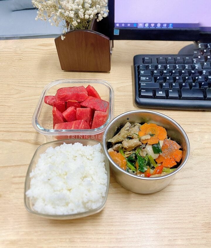 Hộp cơm văn phòng