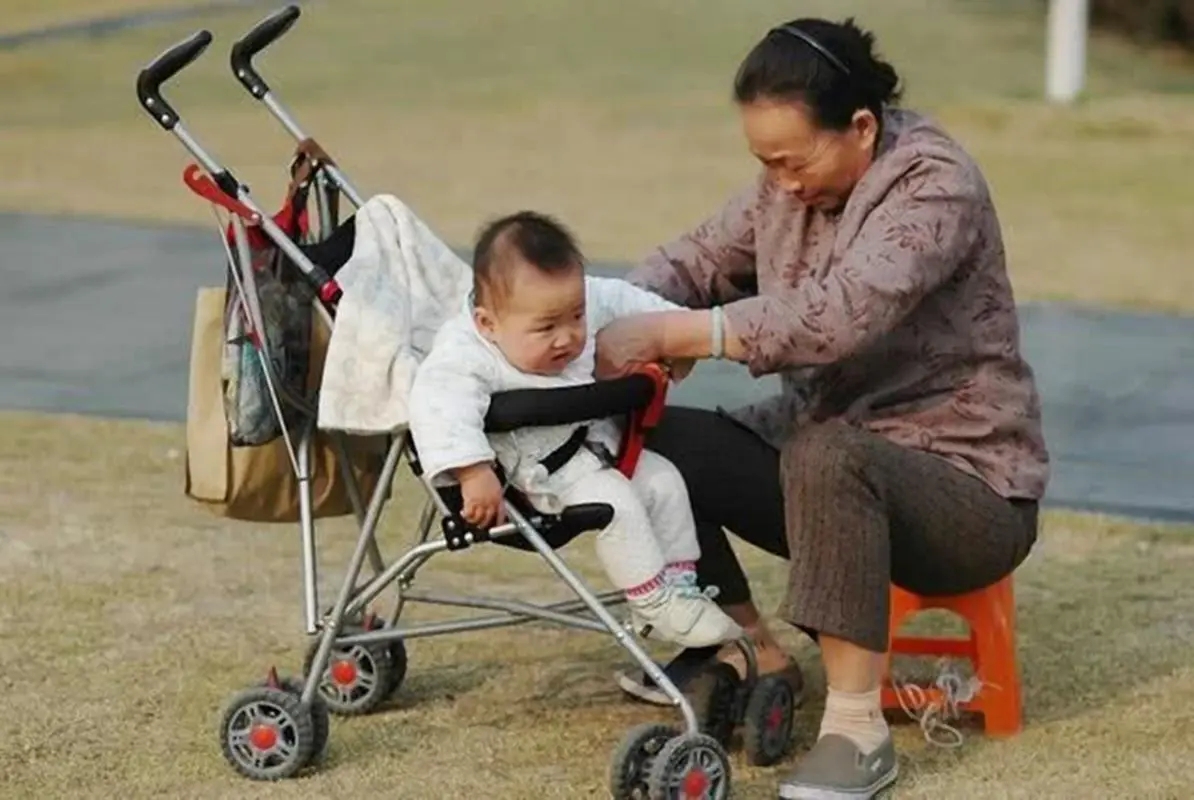 Hai Giai Đoạn Quan Trọng Trong Cuộc Đời Trẻ: Tại Sao Ông Bà Nên Tránh Chăm Sóc Trong Thời Gian Này? - Ảnh 2.