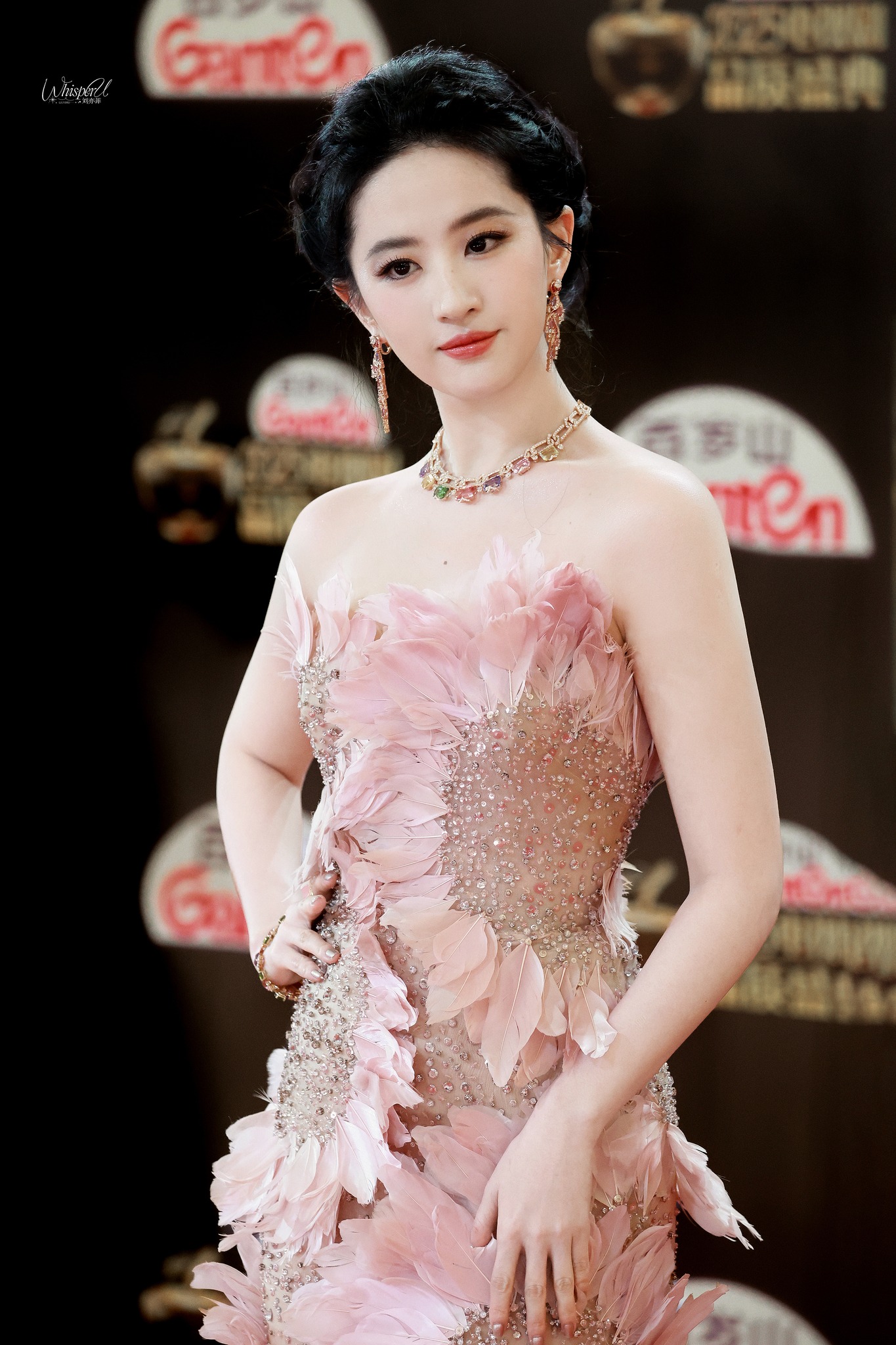 Nữ rapper Pháo gây sốt với phong cách mới, khiến netizen nhớ đến Lưu Diệc Phi - Ảnh 5.