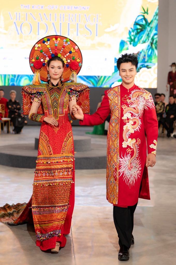 Hoa hậu, á hậu catwalk với áo dài tại Lễ hội di sản áo dài - 4