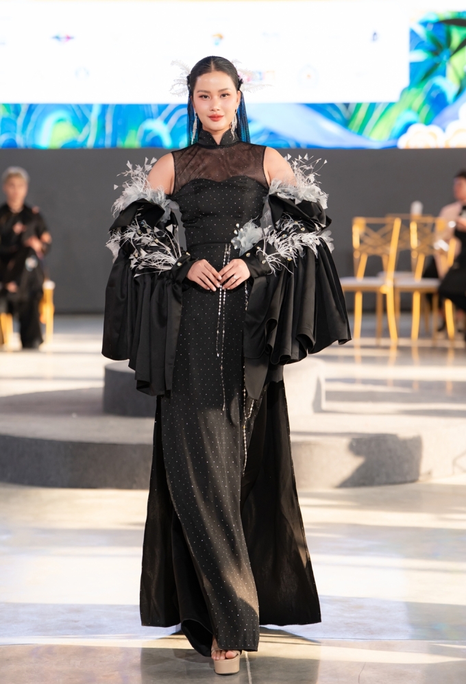 Hoa hậu, á hậu catwalk với áo dài tại Lễ hội di sản áo dài - 3