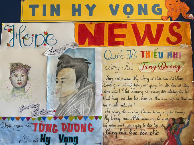 Các em nhỏ vẽ tranh tặng Tùng Dương. Ảnh: Hope School